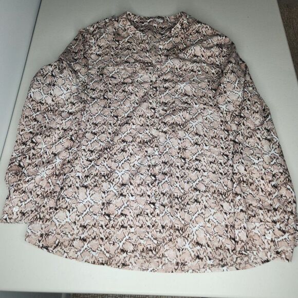 Calvin Klein Size Large Snakeskin Print Modern Essentials Button Blouse Womens - Picture 3 of 4